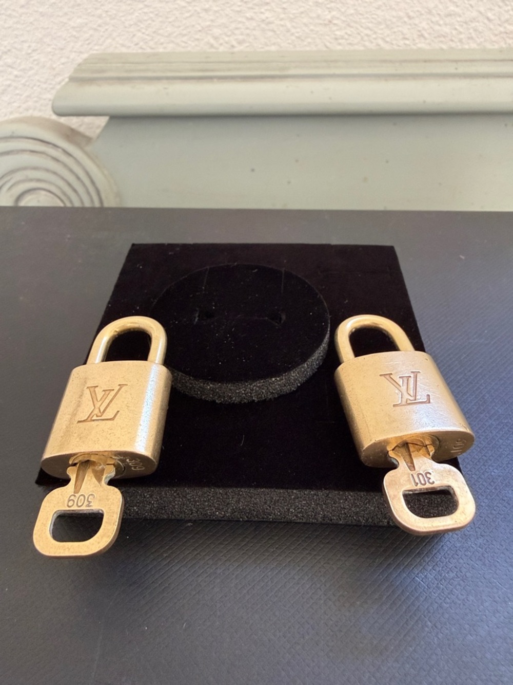 PICK ONE LOUIS  VUITTON LOCK and KEY - Picture 4 of 5